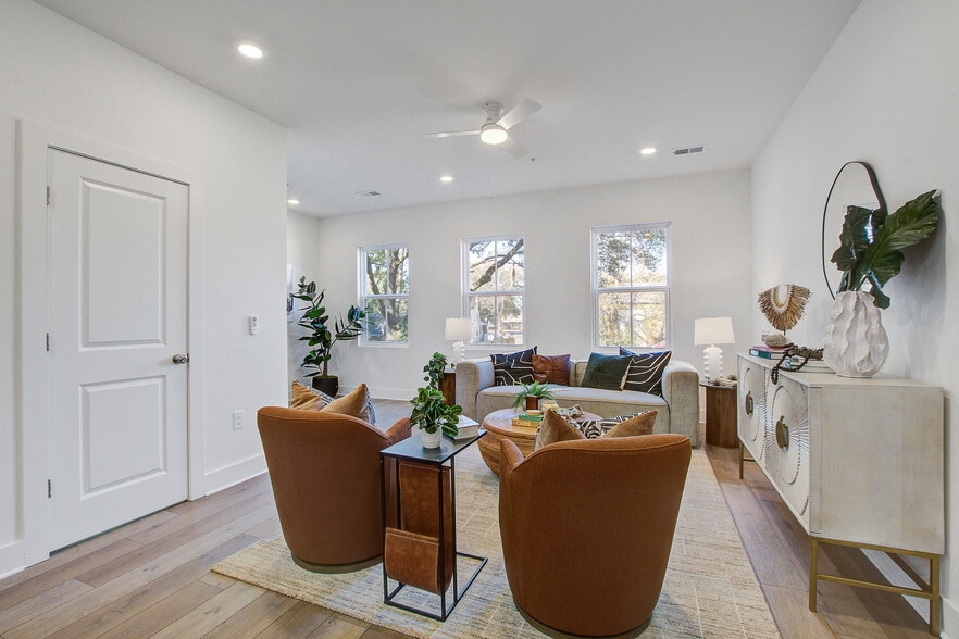 Building Photo - 2161 W Jimtown Dr