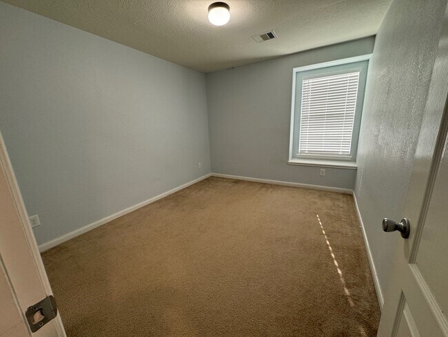 Building Photo - 3403 Braddock Ln