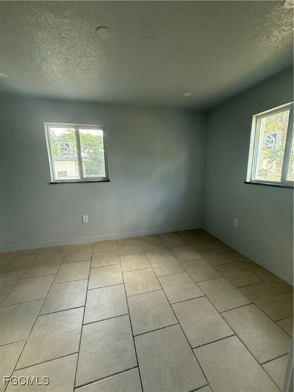 Building Photo - 1533 Gardenia Ave