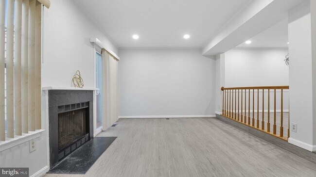 Building Photo - 15526 Owens Glen Terrace