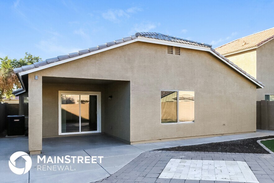 Building Photo - 1634 W La Salle St