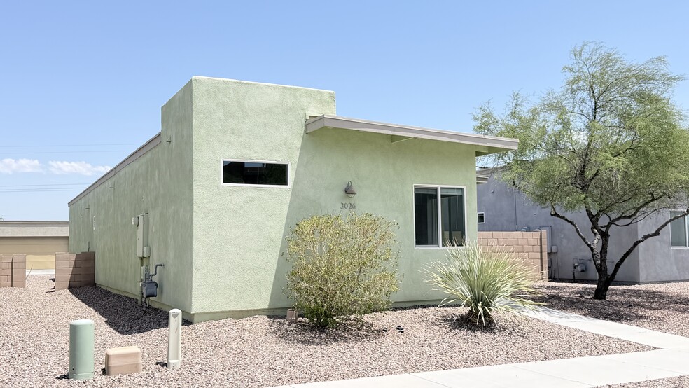Building Photo - 3026 N Dasylirion Dr