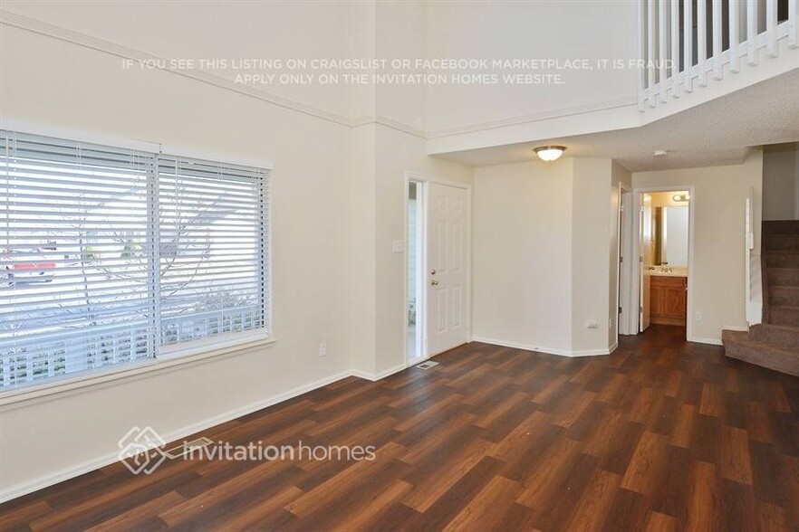 Building Photo - 5822 W 114th Pl
