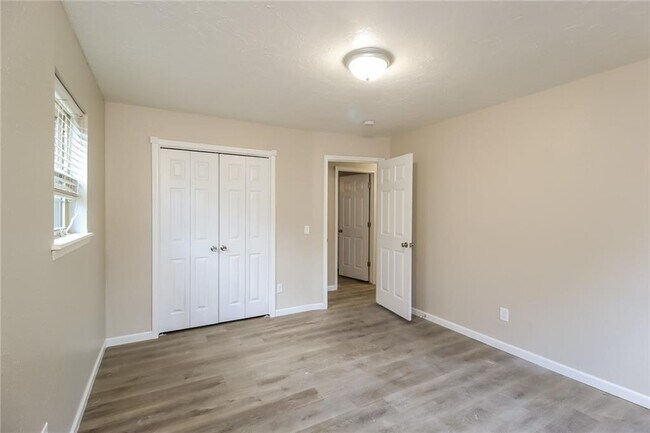 Building Photo - 309 S Morgan Dr