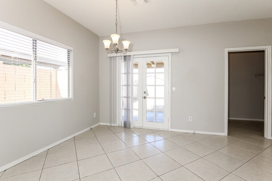 Building Photo - 6622 W Riva Rd