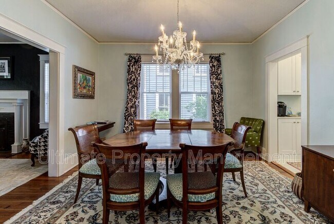 Building Photo - 206 Nun St