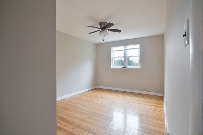 Building Photo - 3929 Lankenau Ave