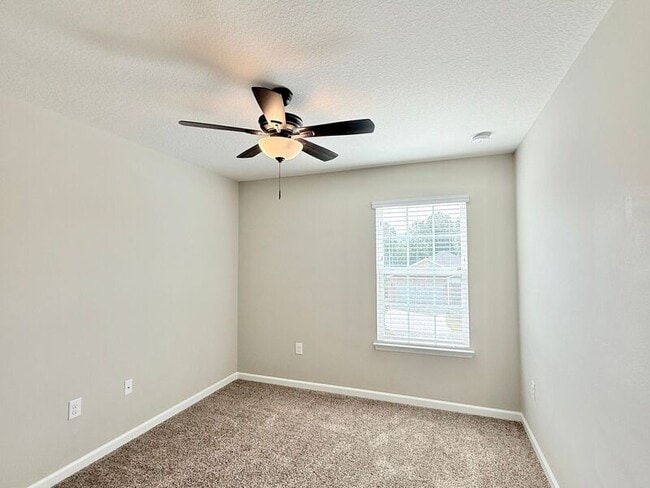 Building Photo - 3444 Quail Dr