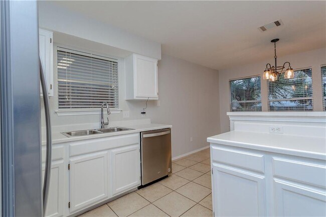 Building Photo - 13207 Vendrell Dr