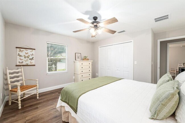 Building Photo - 4530 SE 14th St