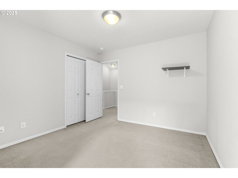 Building Photo - 2345 NW Oak Knoll Pl