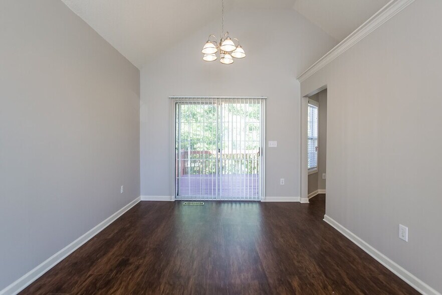 Building Photo - 5879 Newnan Ct