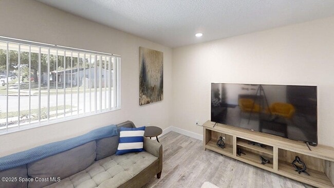 Building Photo - 3015 Marshall Dr