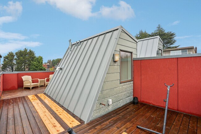 Building Photo - 256 E Roanoke St