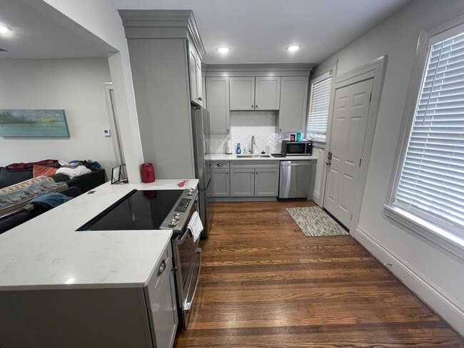 Building Photo - Penny Lane - 1BR/1BA