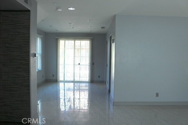 Building Photo - 255 E Santa Fe Ct