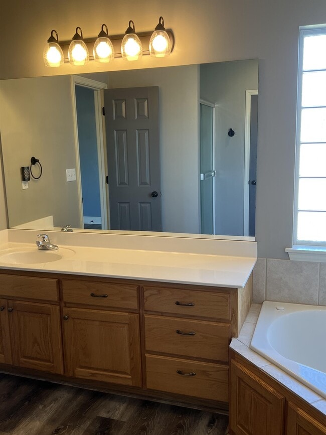 Building Photo - 1225 Dustins Way