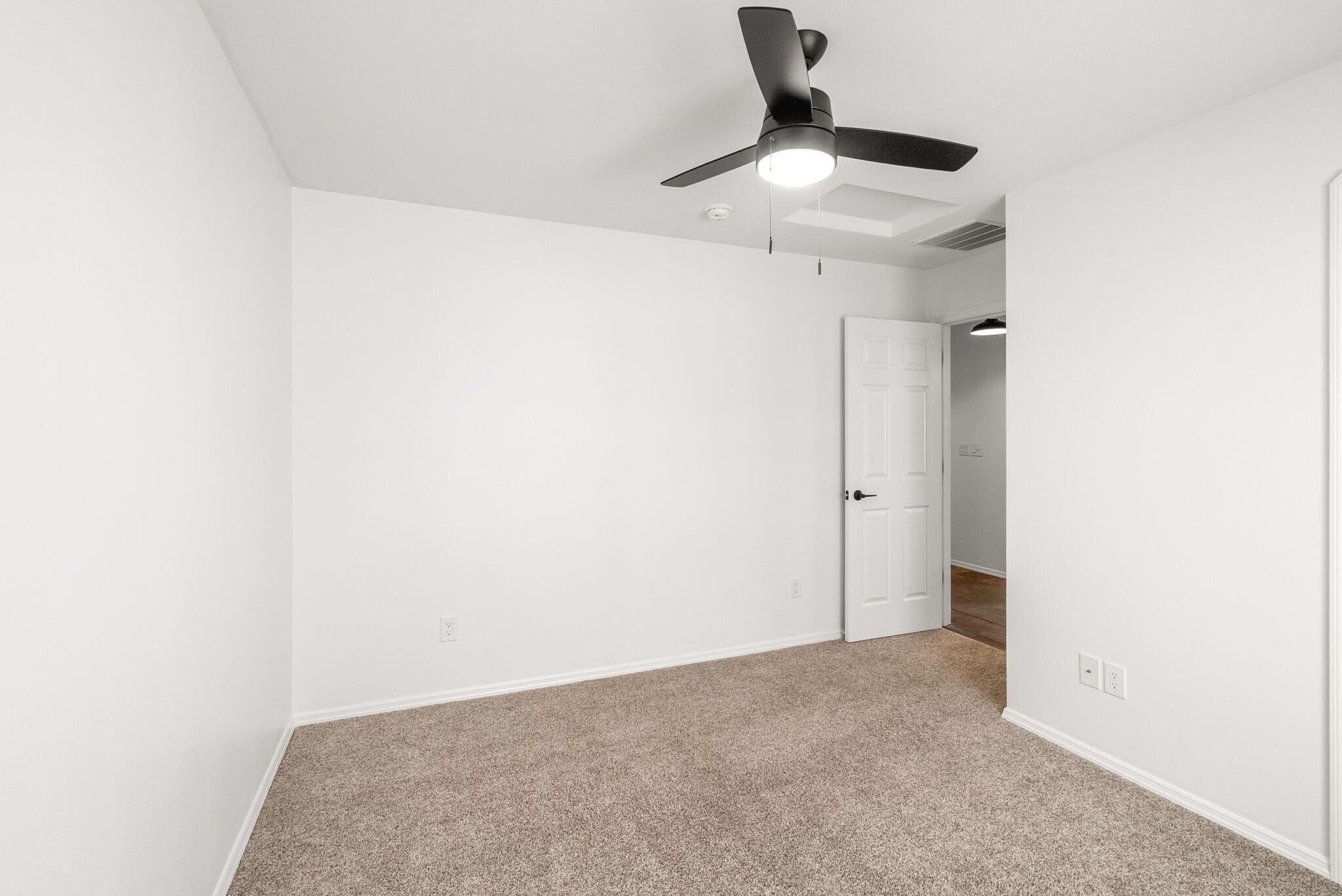 Building Photo - 1397 N River Rock Dr