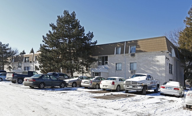 Building Photo - 596 Hoyt Ave E
