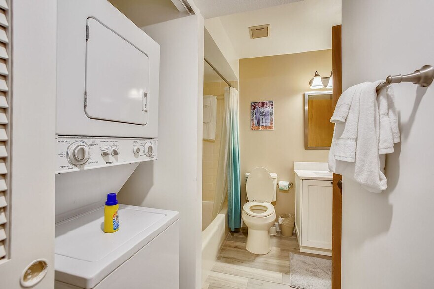 Building Photo - 210 Ocean Hibiscus Dr