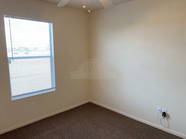 Building Photo - 5604 Bertha Dr
