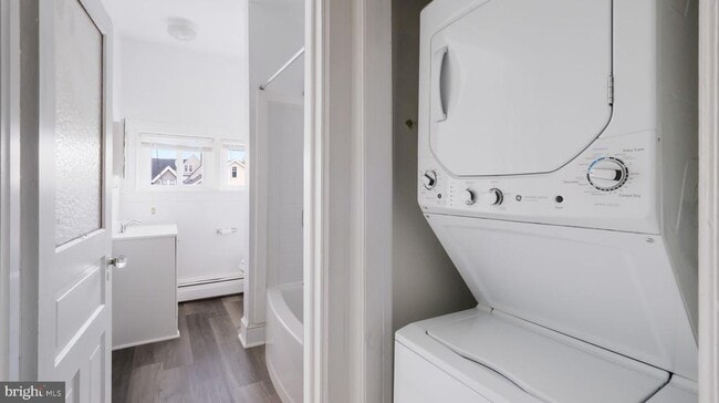 Building Photo - 4 E State St