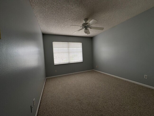 Building Photo - 4/3.5 Home at Eagle Lending