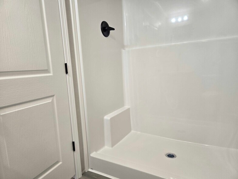 Building Photo - 52962 N Yorktown Ct