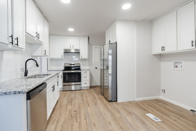 Building Photo - 1109 SW 26th St