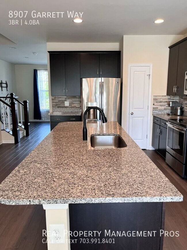 Building Photo - 8907 Garrett Way