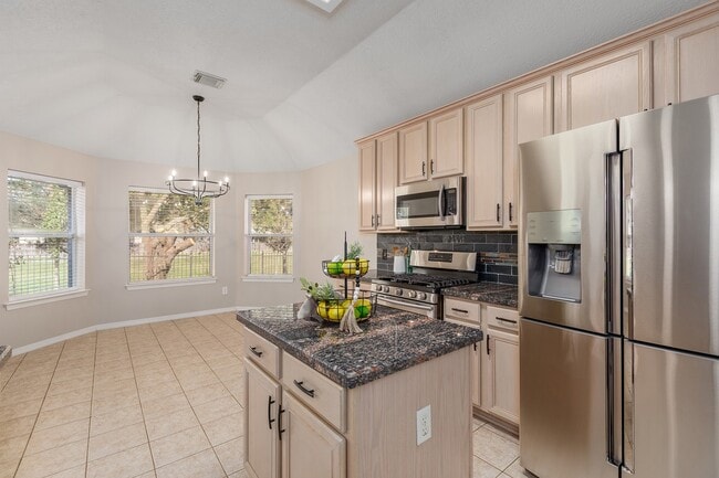 Building Photo - 8015 Sports Haven Dr