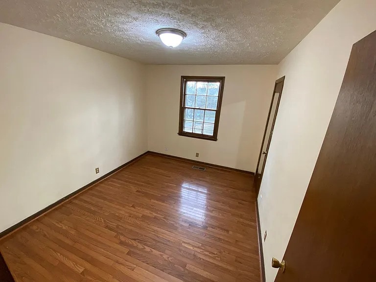 Building Photo - 2408 Vaulx Ln