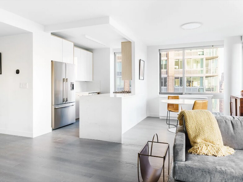 Building Photo - 21 West End Ave