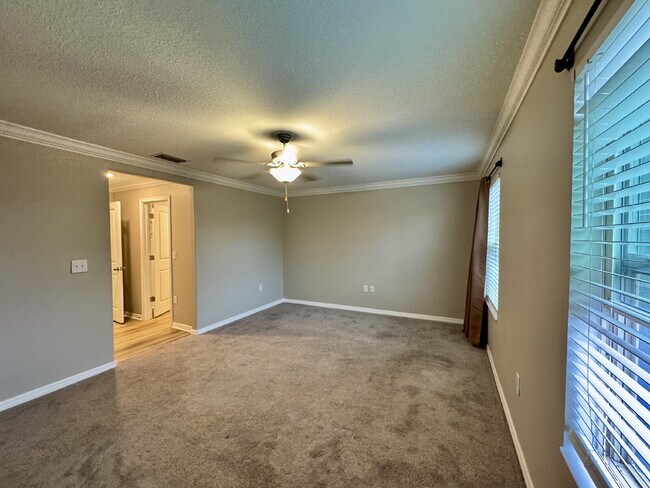 Building Photo - "Charming 3-Bed townhouse with Granite Accents, 2.5 Baths, 1650 Sq Ft – New Flooring and New Paint