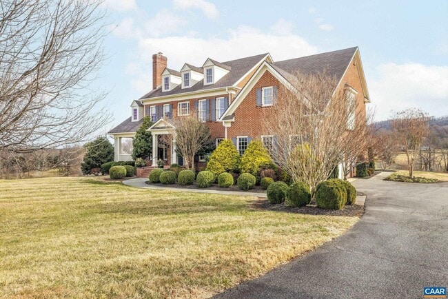 Building Photo - 585 Ragged Mountain Dr
