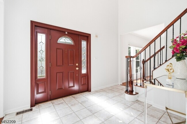 Building Photo - 9 Stirrup Way