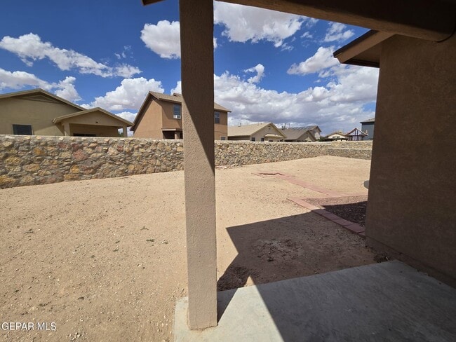 Building Photo - 14275 Ranier Point Dr
