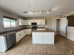 Building Photo - 7232 S Sunset Way