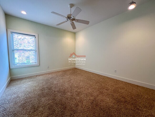 Building Photo - Beautiful 3-Bed Home with Outdoor Kitchen ...