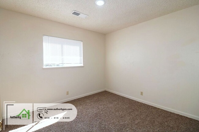 Building Photo - 333 Boulder Creek Dr