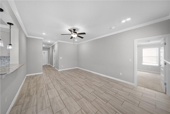 Building Photo - 440 Willow Dr