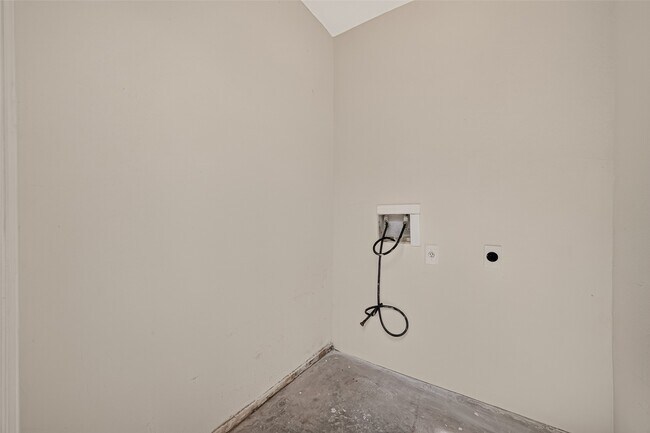 Building Photo - 12656 Windsor Village Dr