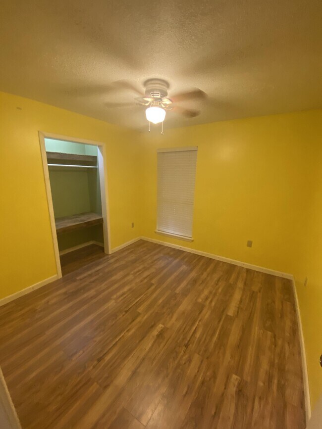 Building Photo - 2 Palmer Dr