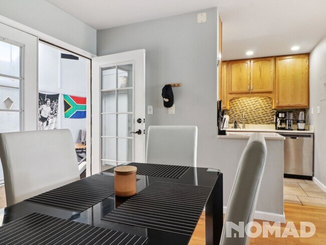 Building Photo - 3 Bedroom Townhome in Aurora
