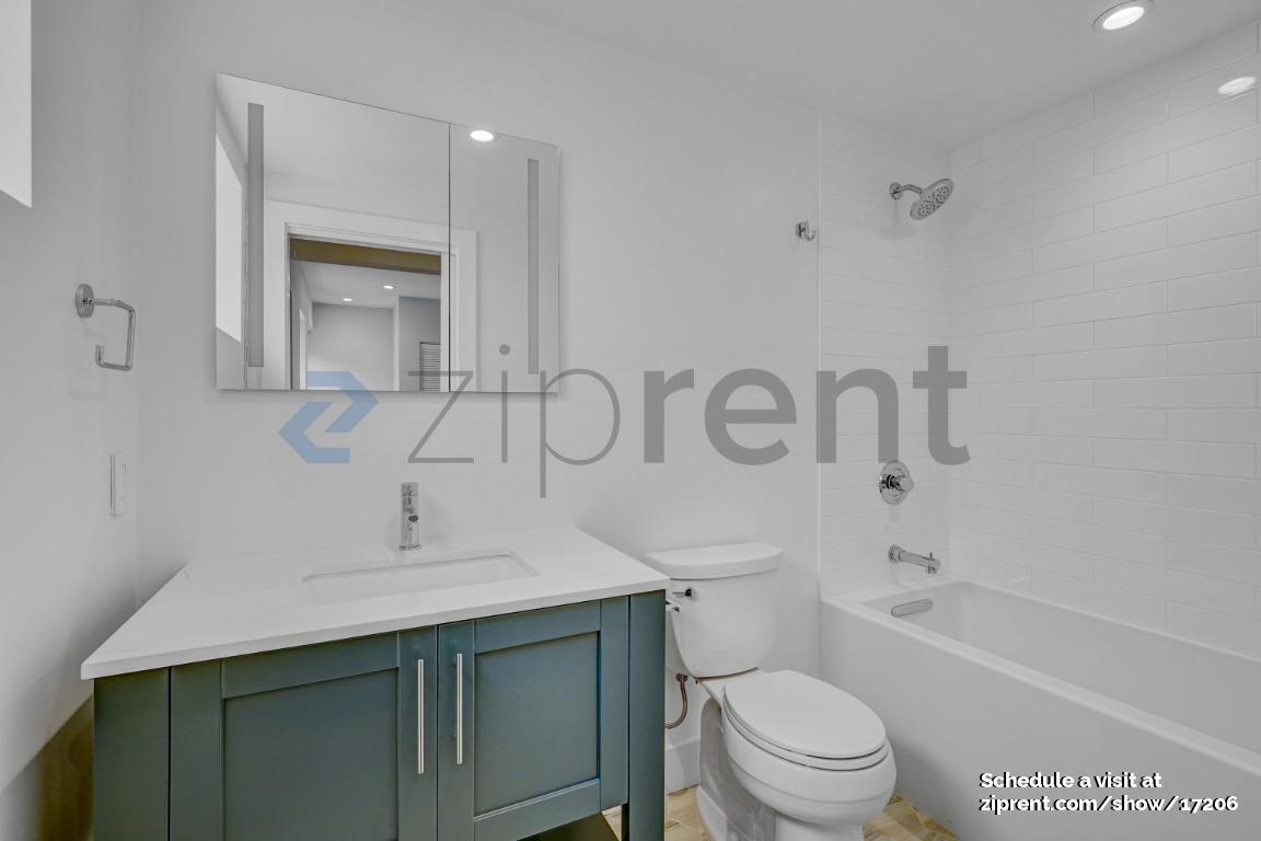 Building Photo - 537 Moultrie St