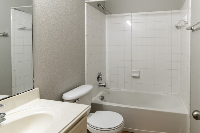 Building Photo - 12907 Regalshire Ct