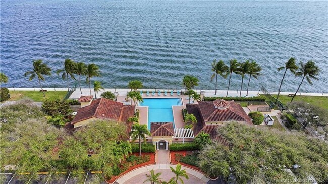 Building Photo - 1155 Lake Shore Dr