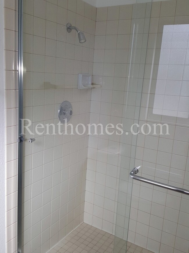 Building Photo - 9929 Via De Oro