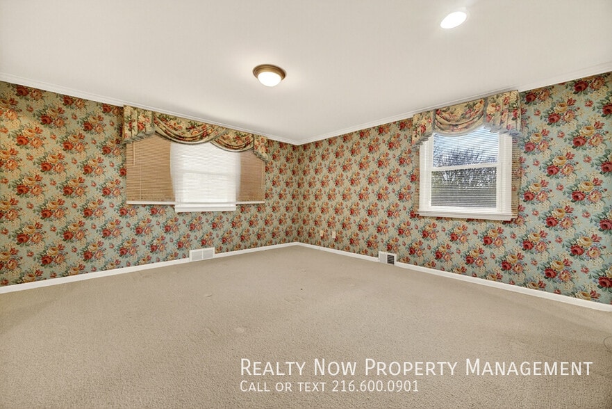 Building Photo - 2171 Cedarview Dr