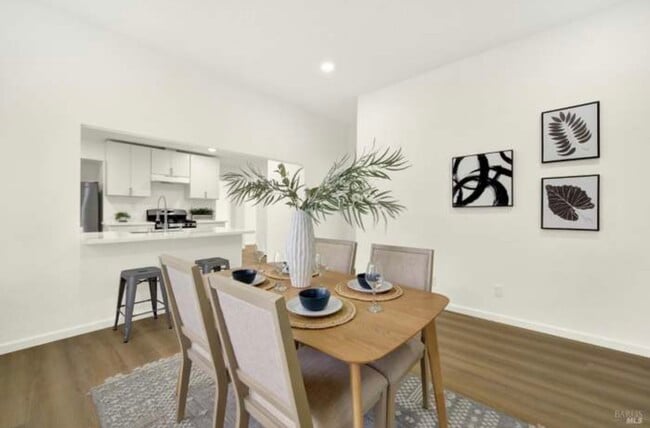 Building Photo - 324 Ohio St